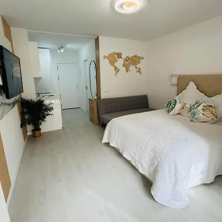 Apartment Niki студія нова, після ремонту