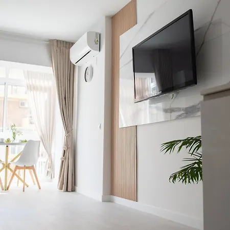 Apartment Niki студія нова, після ремонту Benalmadena