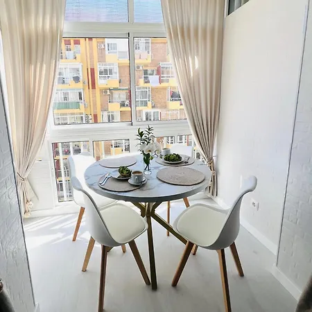 Niki студія нова, після ремонту Apartment